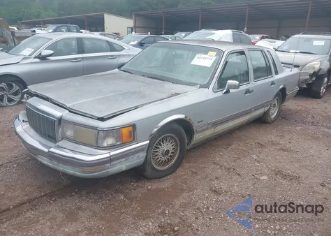 1990 Lincoln Town Car Signature from USA, damaged, VIN 1LNLM82F2LY744198